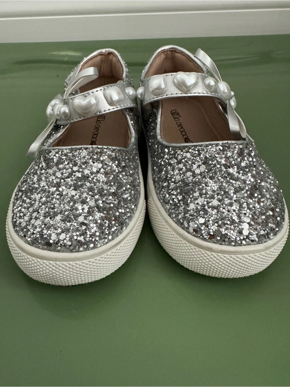 Girls' Glitter Mary Jane Dress Shoes with Pearl Strap - Silver